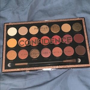Profusion Confidence Eyeshadow Palette